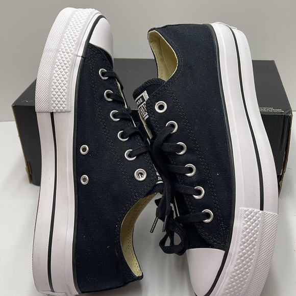 Converse WMNS CTAS LIFT OX
BLACK/WHITE/WHITE 560250C Platforms Sneakers - Picture 12 of 16